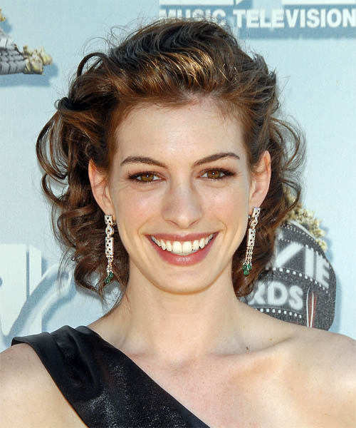 anne hathaway hairstyles