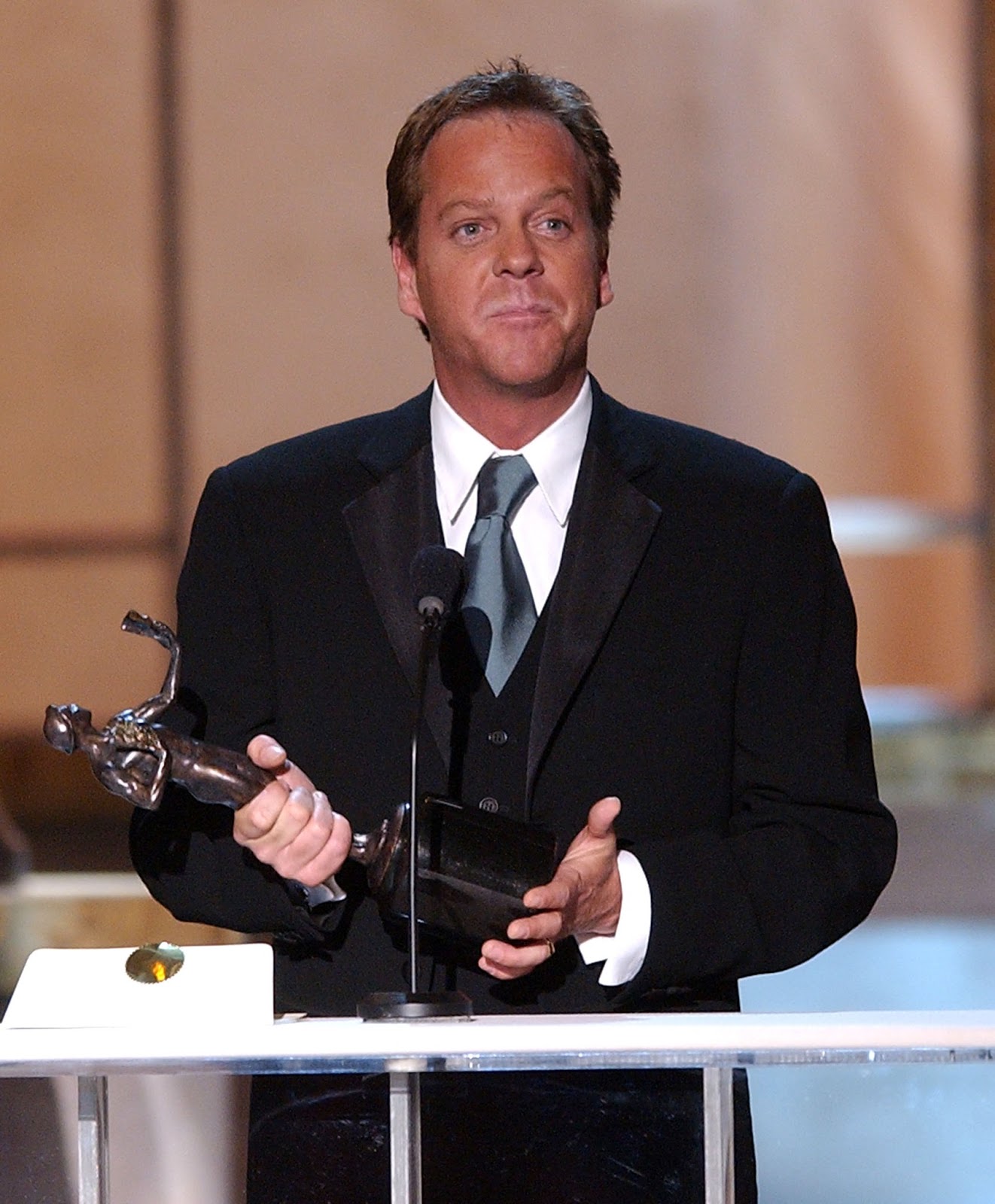 Kiefer Sutherland Photos | Tv Series Posters and Cast