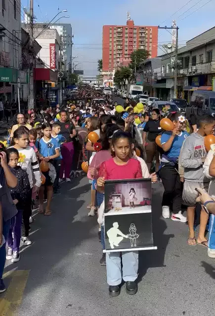 Caminhada Faça Bonito reúne centenas de pessoas em Registro-SP em defesa da infância
