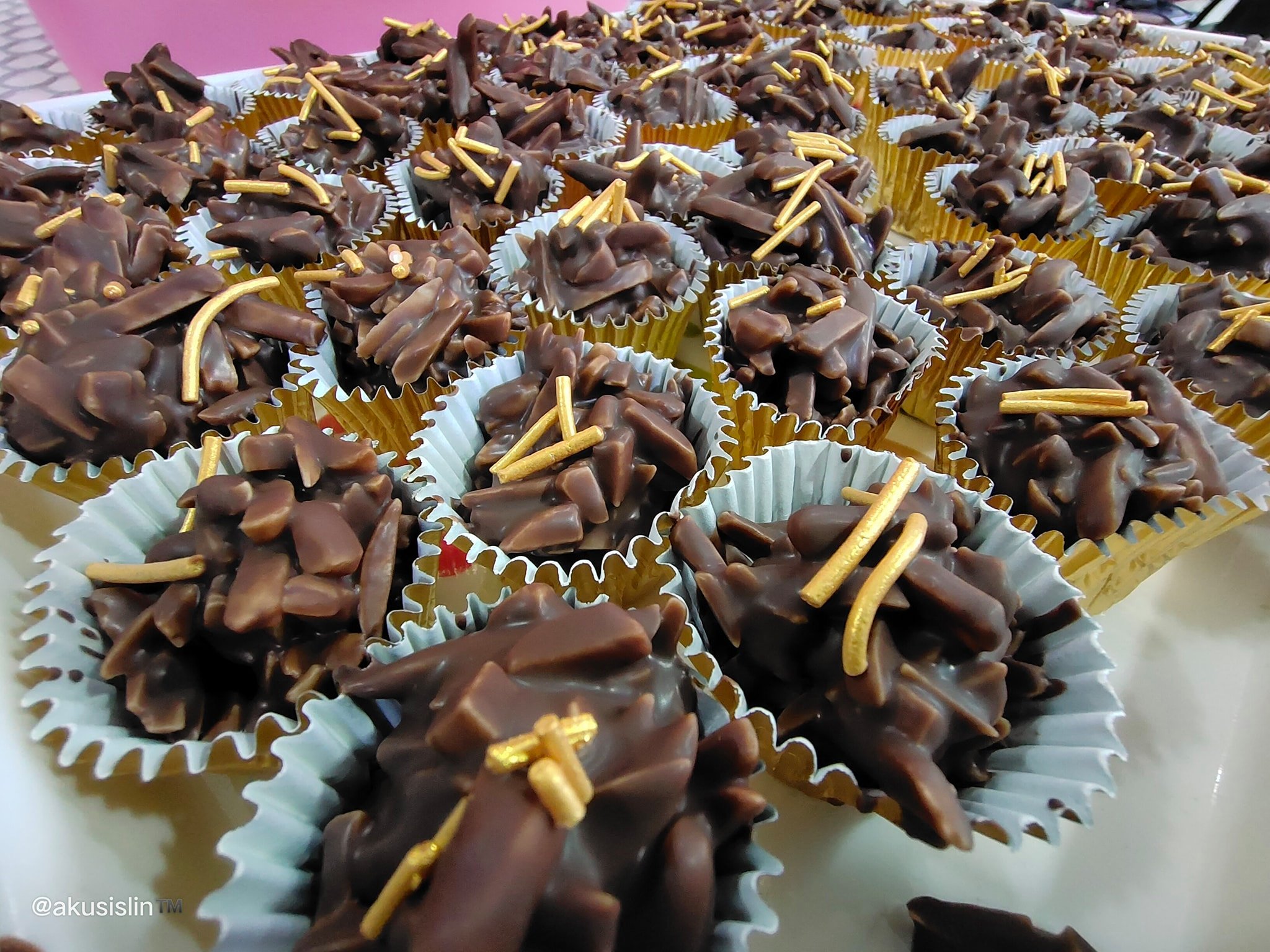 Resepi Chocolate Almond Cluster Paling Mudah Dan Sedap Guna 2 Bahan Aje