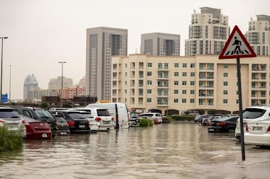 Chuva bate recorde no deserto: Dubai sofre as consequências de um forte temporal; veja os vídeos