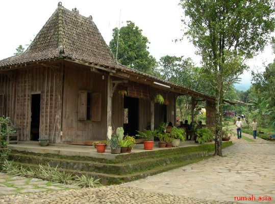  Rumah  Minimalis  di  Desa  Rumah  Asia