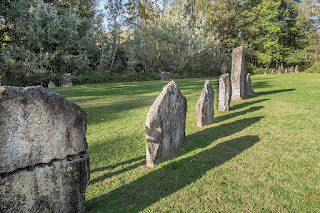 Die Steinreihen und Menhire von Clendy in Yverdon-les-Bains