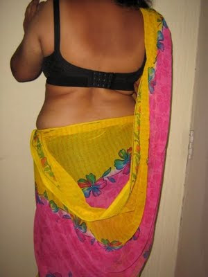 aunty back view in saree