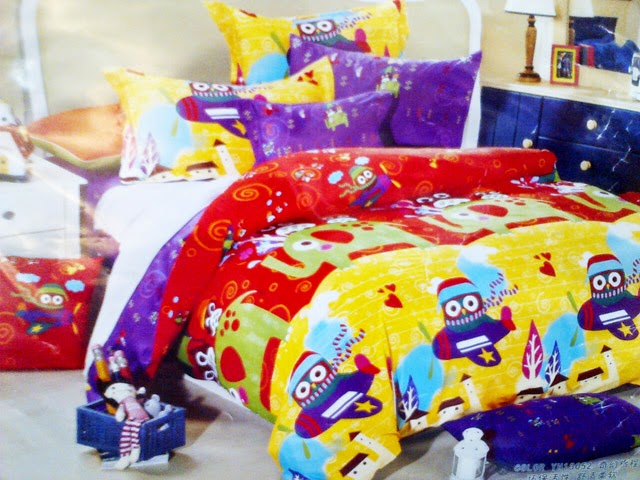 Sprei Anak Cantik Merah Kuning Motif Robot