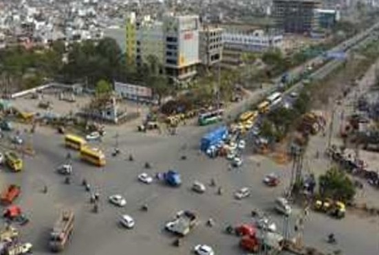 इंदौर :शहरों में ट्रैफिक सुधार के लिए सरकार का बड़ा फैसला अब चौराहों पर प्रतिमा स्थापना के लिए किसी को भी अनुमति नहीं