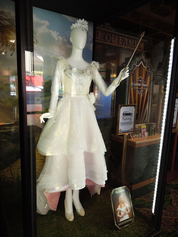 Michelle Williams Glinda movie costume Oz Great Powerful