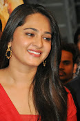 Anushka at rudramadevi trailer launch-thumbnail-16