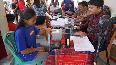 Bupati dan Wakil Bupati Toba Berkantor di Desa Batu Nabolon, Warga : Kami Sangat Puas