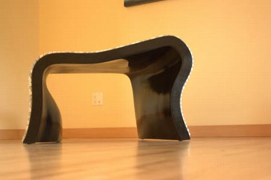 Amaze Pics & Vids: Keyboard Bench - Enclosed with 2000 Keys, Amazing