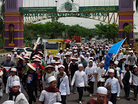 MERINDING !! Tak Ada di TV, Video 10.000 Umat Islam Ciamis Sudah Mulai Berangkat Ke Jakarta Jalan Kaki 