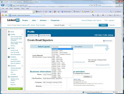 Selecting the Linkedn signature layout.