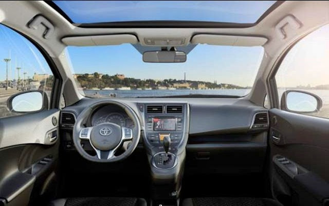 2017 Toyota Verso Interior