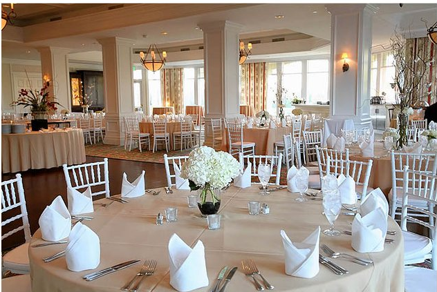 wedding with burlap tablecloth