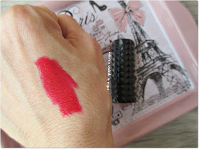 Kat Von D - Underage Red - Swatch