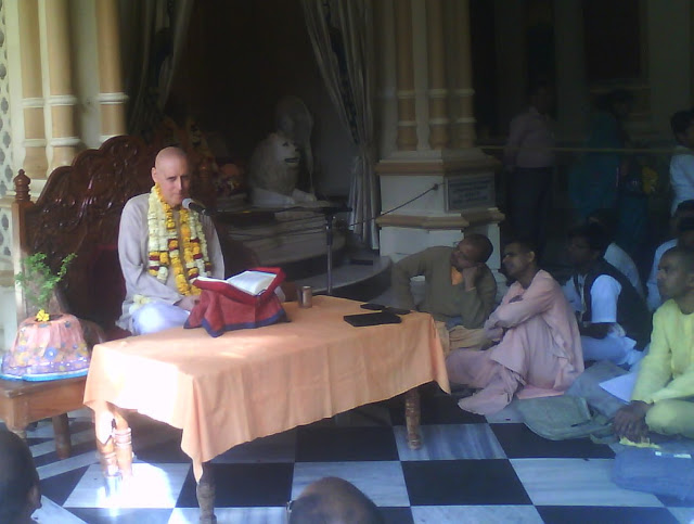 Sankarshan Das Bhagavatam Class at Krishna Balaram Mandir