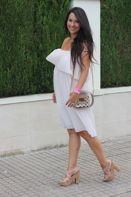 http://silviparalasamigas.blogspot.com.es/2015/08/vestido-rosa-palo.html