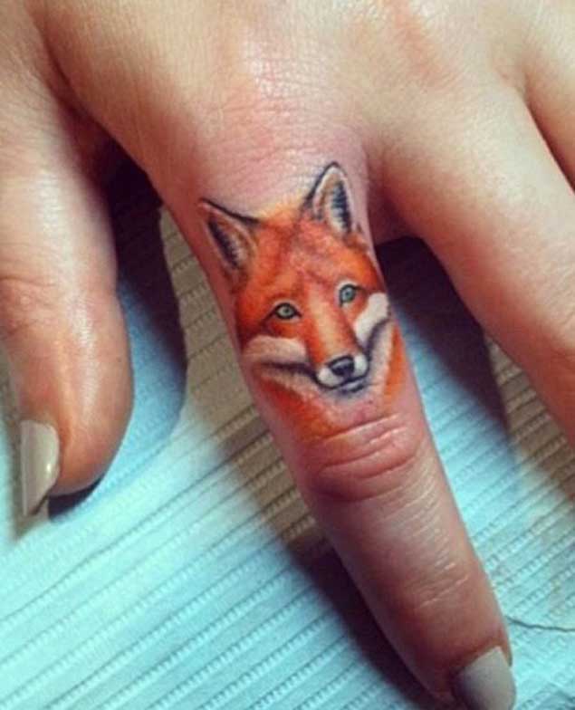 Este white-cheeked fox