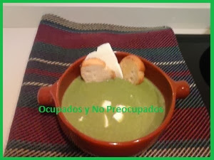 Presentacion Crema Berros con Requeson y Tostadas