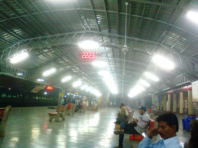 Ceiling, Delhi Cantt Railway Station Platform. It is night time. Delhi Cantonment is in South West Delhi District.