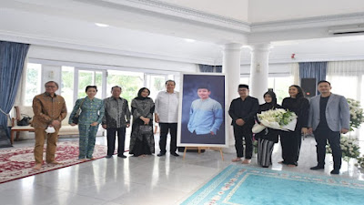 Chairul Tanjung, Dipo Alam, dan Sutiyoso Bertakziah ke Gedung Pakuan 