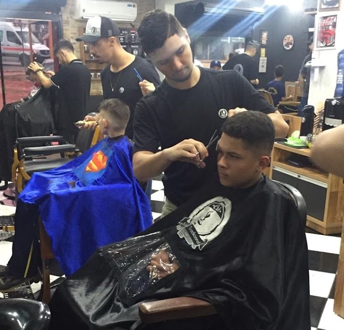 Chico Barbearia faz ação social com alunos da Guarda Mirim de Cachoeirinha