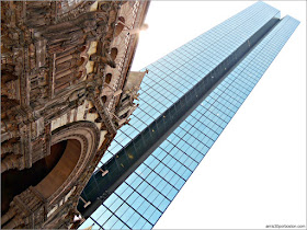 La Trinity Church y el Edificio John Hancock en Copley Square, Boston