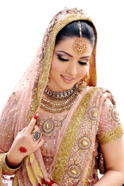 Beautiful Long Hair: Pakistani Models in Bridal Look