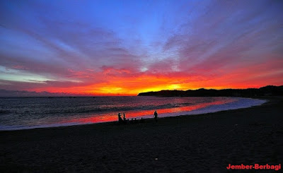 keindahan sunset pantai tambakrejo blitar