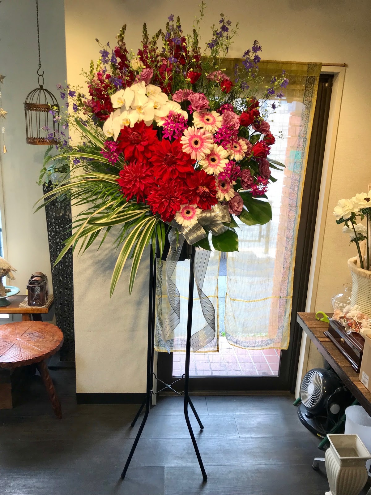 葉織 Haori Flowers 新宿区のお花屋さん お台場 Zepptokyo スタンド花