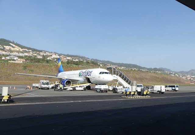 Condor-Maschine am Flughafen Funchal, Madeira