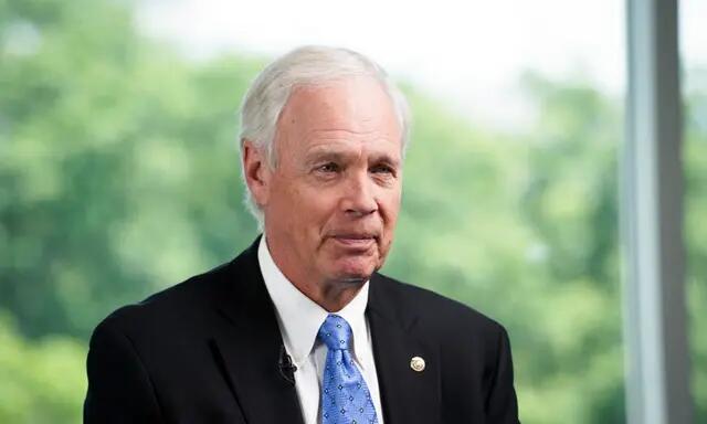 Sen. Johnson Claims CDC 'Abused Authority,' Engaged In 'Censorship Campaign' Of COVID-19 Vaccine Posts