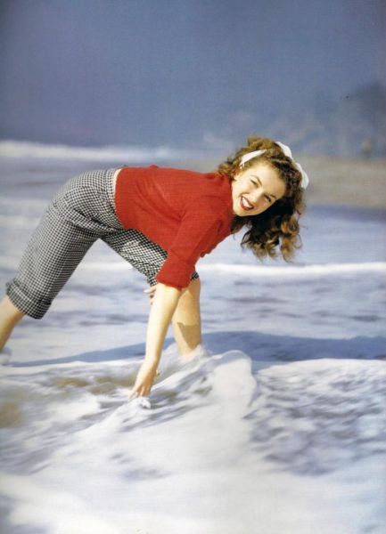 When Marilyn Monroe was Norma Jeane hot images