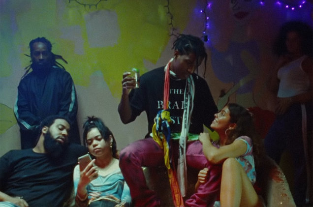 A$AP Rocky se virando bem no clipe 'Kids Turned Out Fine'