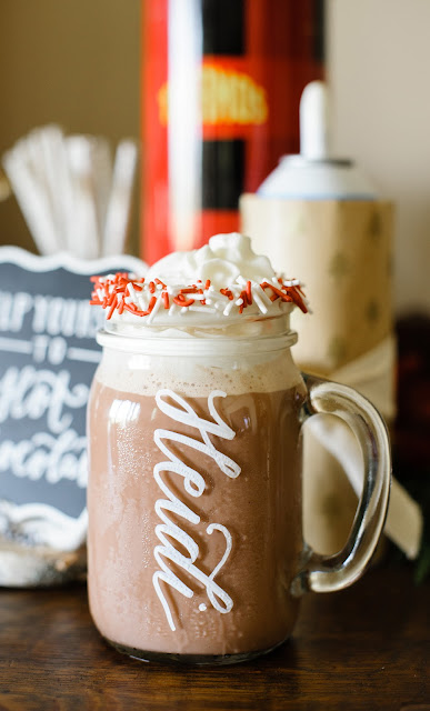 holiday entertaining inspiration: hot chocolate and sweets bar | creativebag.com