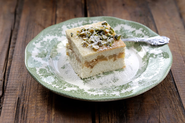 gâteau fromage blanc, pommes, pistache , cuisine russe