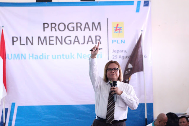 PLN mengajar