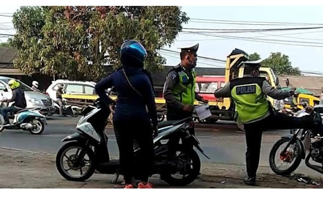 Polisi Yang Disangka Tendang Motor Sempat Viral Fakta Dibalik Kejadian