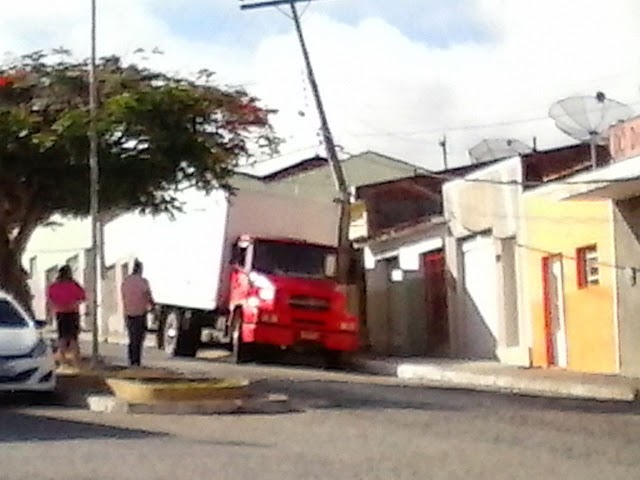 ACIDENTE NO CENTRO DE BOM CONSELHO 