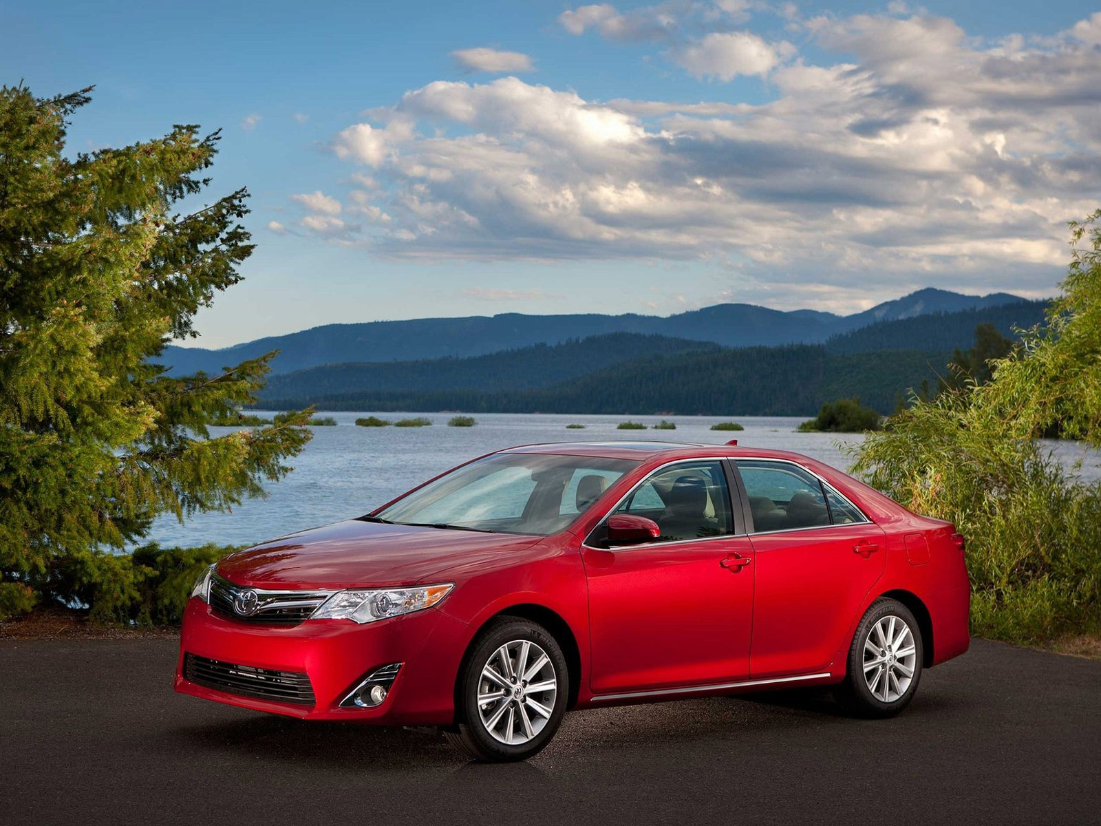 Gambar mobil  TOYOTA Camry  2012