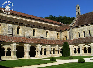 http://lafrancemedievale.blogspot.fr/2015/09/montbard-21-cloitre-roman-de-labbaye-de.html