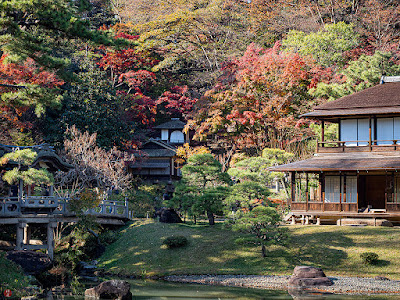 Choshukaku teahouse and Rinshunkaku palace in late autumn: Sankei-en (Yokohama)