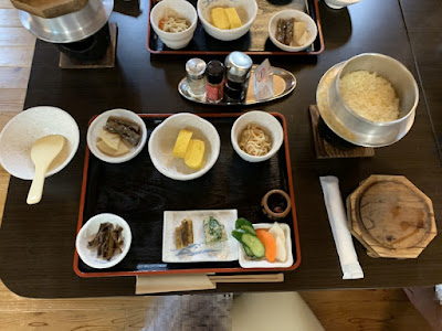 山鳩湯の朝食