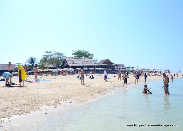 Beach life in Khai Nok 