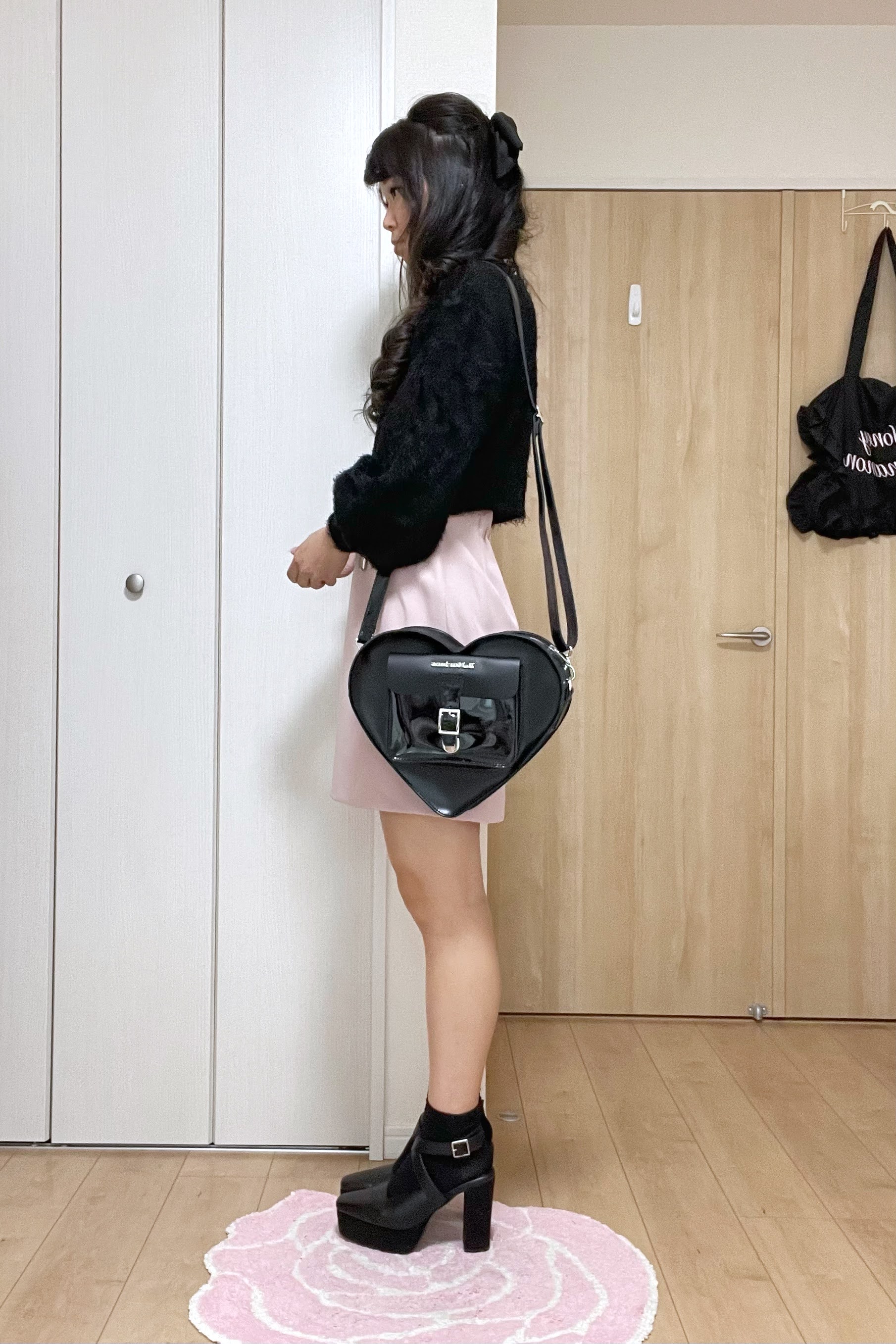 Emiiichan Blog ☆ : Dr Martens Heart shaped Leather Backpack