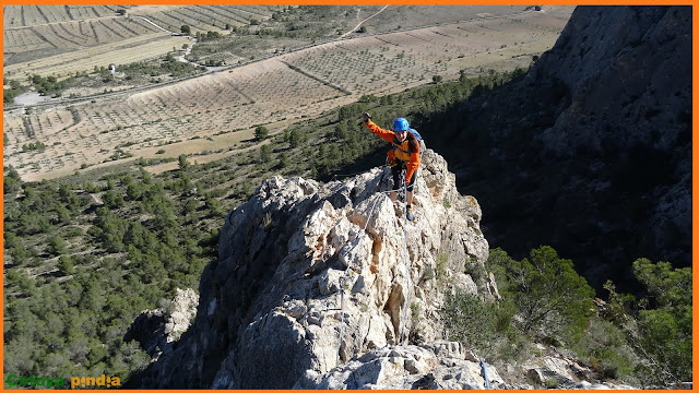 Via Ferrata y ascensión al Pico en la Sierra de Lúgar