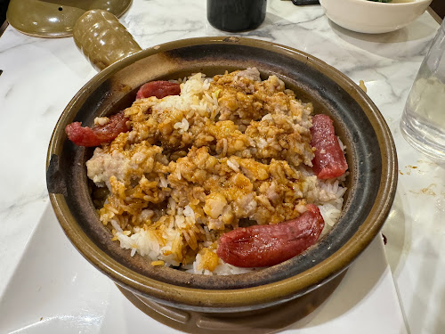 Sham Tsai Kee 深仔記茶餐廳 [Hong Kong, CHINA] - Clay pot rice with Chinese sausage (臘腸煲仔飯) with minced pork "meat cake" (蒸肉餅)