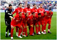 SEVILLA F. C. - Sevilla, España - Temporada 2009-10 - Palop, Negredo, Romaric, Lolo, Cala; Luis Fabiano, Diego Capel, Fernando Navarro, Jesús Navas, Adriano y Dragutinovic - REAL VALLADOLID 2 (Diego Costa y Manucho), SEVILLA F. C. 1 (Cala) - 13/04/2010 - Liga de 1ª División, jornada 32 - Valladolid, estadio Nuevo José Zorrilla - El Sevilla, con Manolo Jiménez y Antonio Álvarez de entrenadores, se clasifica 4º en la Liga