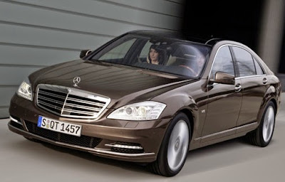 Mercedes-Benz S-Class,  With a Group of High Performance Disc Brakes