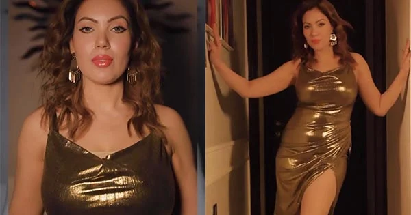 Munmun Dutta curvy golden dress babita ji